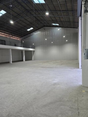 ให้เช่าโกดัง 865 ตรม. พร้อมสำนักงานและที่จอดรถ พุทธมณฑลสาย 4 อ้อมน้อย กระทุ่มแบน