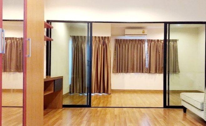 ให้เช่าทาวน์โฮม 3 ชั้น วิลเลจ ซิตี้ พัฒนาการ38 ใกล้พระราม 9