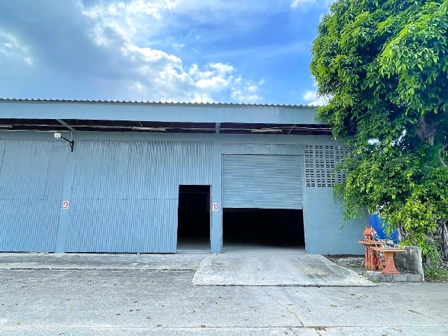 ทำเลดี โกดังพร้อมออฟฟิศ 102ตร.วา.รพ.วิชัยเวช อินเตอร์ อ้อมน้อย 2 กม. ติดถนนใหญ่ 402ตร.ม  บิ๊กซี อ้อมใหญ่ 900 ม.