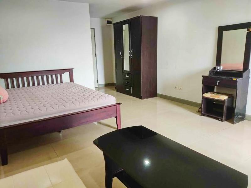 BTS บางจาก 1 กม.ให้เช่าคอนโด รีเจ้นท์ โฮม ชั้น3  รีเจ้นท์ โฮม1-4  32ตร.ม.1นอน พร้อมเฟอร์  รร.นานาชาติเวลล์ส 700 ม. ตลาดพระโขนง 1.5 กม.