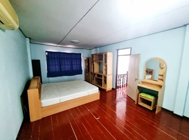 พร้อมเฟอร์ บ้านเดี่ยว 2 ชั้น 47 ตร.วา.207 ตร.ม.2 น้ำ 3 แอร์ ย่านรัชดา ห้วยขวาง รร.นานาชาติเคไอเอส 900 ม.4 นอน