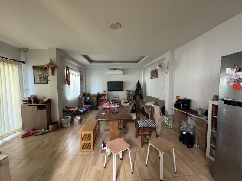 ด่วนขายถูก บ้านรุ่งธนา 3 สันปูเลย ดอยสะเก็ด เชียงใหม่ เนื้อที่ 50 ตารางวา  ???? บ้านหลังใหญ่ 3 ห้องนอน  พร้อมห้องน้ำ 3 ห้อง ???? ที่จอดรถ 1 คัน