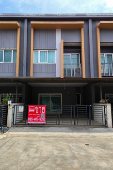 ทาวน์เฮาส์ 2 ชั้น โครงการ TOWN AVENUE ต.พลายชุมพล อ.เมืองพิษณุโลก