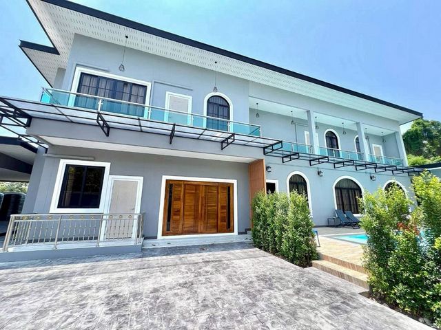 พูลวิลล่าสร้างใหม่ 18 ลบ. 190 ตรว. 5 นอน 6 น้ำ #โซนสันทราย #สไตล์โมเดิร์นสุดหรู 2 ชั้น #เฟอร์นิเจอร์ครบ #หน้าบ้านหันทิศเหนือ เป็นส่วนตัว