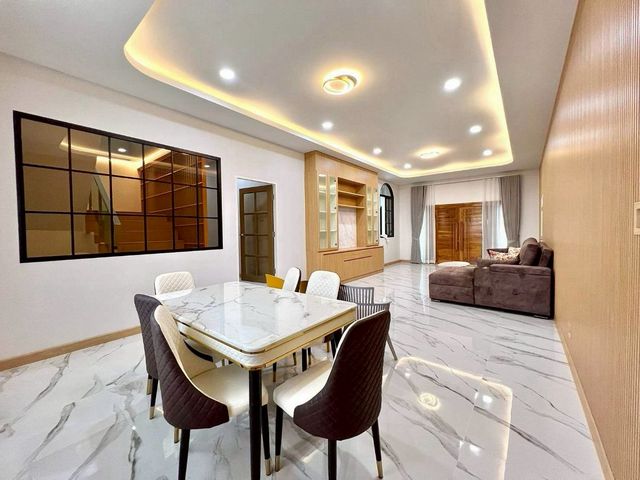 พูลวิลล่าสร้างใหม่ 18 ลบ. 190 ตรว. 5 นอน 6 น้ำ #โซนสันทราย #สไตล์โมเดิร์นสุดหรู 2 ชั้น #เฟอร์นิเจอร์ครบ #หน้าบ้านหันทิศเหนือ เป็นส่วนตัว