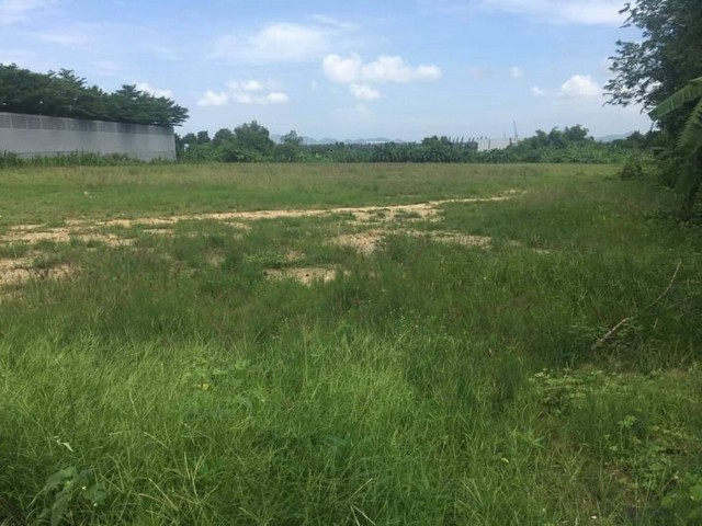 ขายที่ดินติดนิคมปิ่นทอง2 แปลงสวย ทำเลทอง หนองขาม ศรีราชา ชลบุรี FP-L0439 