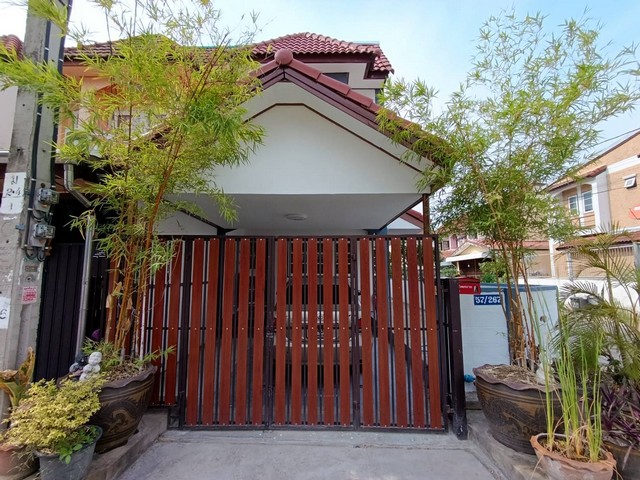 ขายทาวน์เฮาส์ 23.9 ตรว. 2 ชั้น หลังมุม ม.พนาสนธิ์7 แยก 21 อยู่ติดถนนนิมิตรใหม่ ซอยนิมิตรใหม่9