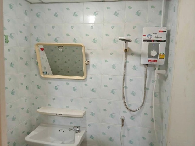 MRT รามอินทรา กม .4  500 ม.ให้เช่าอพาร์ทเมนทใหม่ 5 ชั้น  22 ตร.ม.ทำเลดีเยี่ยม  พร้อมเฟอร์ สะอาด ปลอดภัย 1 นอน 1 น้ำ ม.เกริก  2.7 กม.