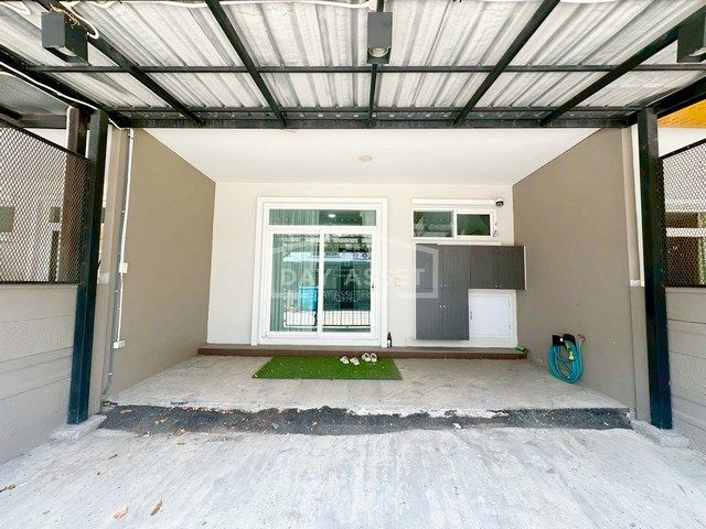 ขายทาวน์โฮม 2 ชั้น หมู่บ้านคาซ่า วอเตอร์ไซต์ พระราม 5 ติดถนนนคร​อินทร์​ เนื้อที่ 27.1 ตร.ว. ขายเพียง 3,350,000 ล้านบาท