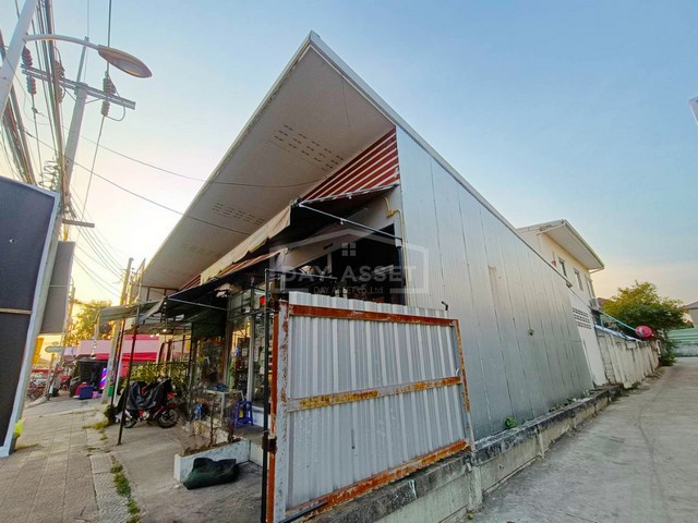 ขายอาคารพาณิชย์ 1 ชั้น ถนนบางศรีเมือง 33 (ท่าน้ำบางศรีเมือง) เนื้อที่ 12 ตร.ว. ขายเพียง 1,750,000 ล้านบาท