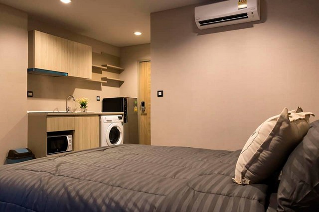 Tropicana BTS Erawan Clean safe private 8th floor BTS Erawan