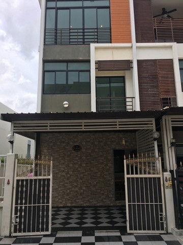 ให้เช่าทาวโฮม3ชั้น ย่านบางแค หลังมุม ติดส่วนกลางติดกับ club house ของหมู่บ้าน โครงการ six nature กัลปพฤกษ์ 