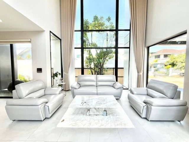 ราคาเริ่มที่ 11,350,000 บาท ที่ดิน 150-250 ตรว.​ #โซนหางดง #สไตล์โมเดิร์น ทำเลดีเยี่ยม เดินทางสะดวกสบาย พร้อมให้คุณเป็นเจ้าของก่อนใคร!!