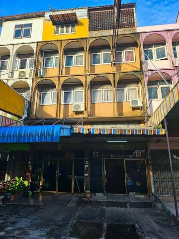 ขายอาคารพาณิชย์ 4 ชั้นทำเลการค้าติดถนนสุขุมวิทใจกลางเมืองชลบุรี 3 ห้องนอน 2 ห้องน้ำ