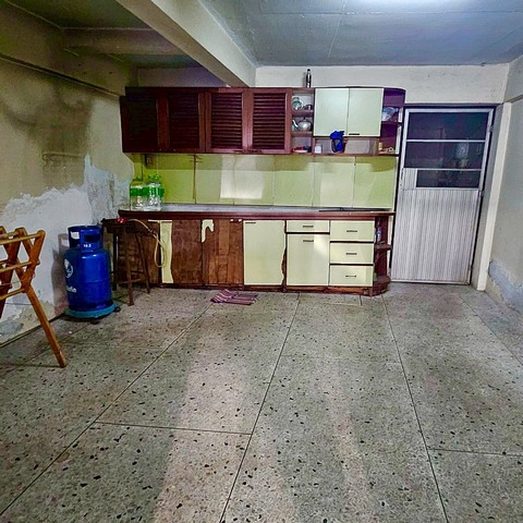 ขายอาคารพาณิชย์ 4 ชั้นทำเลการค้าติดถนนสุขุมวิทใจกลางเมืองชลบุรี 3 ห้องนอน 2 ห้องน้ำ