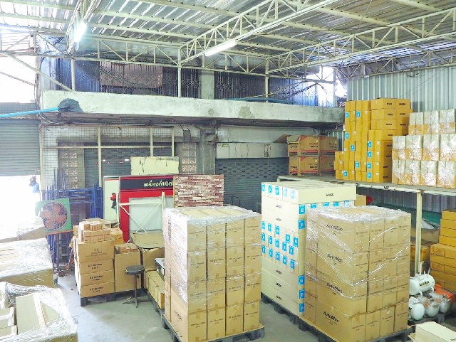 อาคารพาณิชย์บางพลัด 2 คูหา เซ็นทรัล ปิ่นเกล้า 1.1 กม. ห้องมุม 4 ชั้นครึ่ง ดาดฟ้า MRT บางยี่ขัน 1.8กม. 54 ตร.ว. ติดถนนใหญ่  โชว์รูม คลินิค