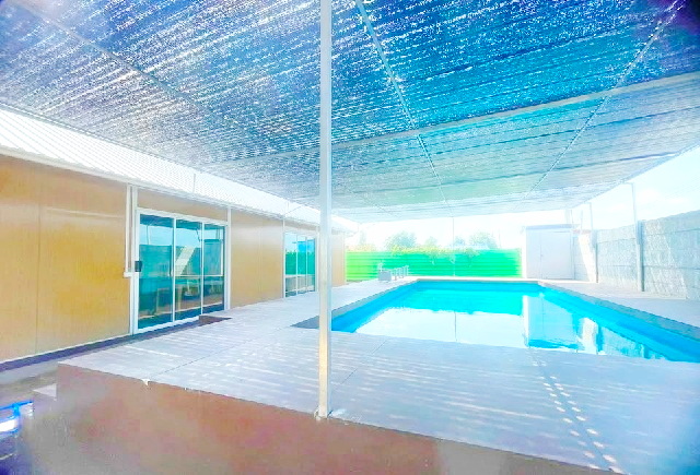 ให้เช่า Pool Villa บ้าน 6 แอร์ 4 นอน  ม.พระจอมเกล้าลาดกระบัง 4กม. APL สุวรรณภูมิ 2.2 กม. หลวงแพ่ง 180 ตร.วา.เฟอร์ เครื่องใช้ไฟฟ้าครบ4 น้ำ