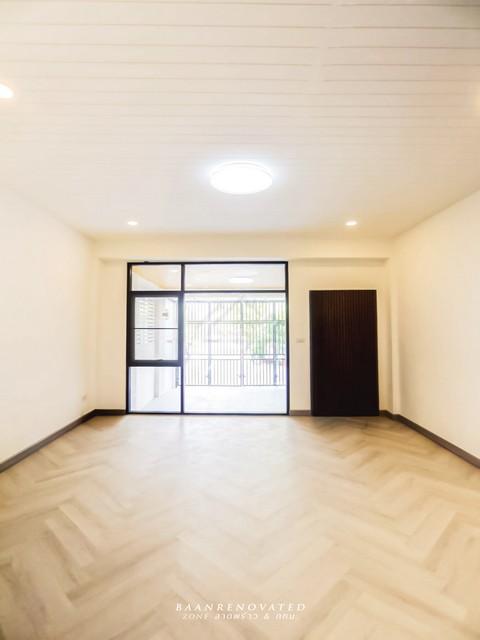 ขายทาวน์เฮ้าส์ 3 ชั้น 22 ตรว. ซอยลาดพร้าว 94 ( ซอยอินทราภรณ์ ) ใกล้เลียบด่วน