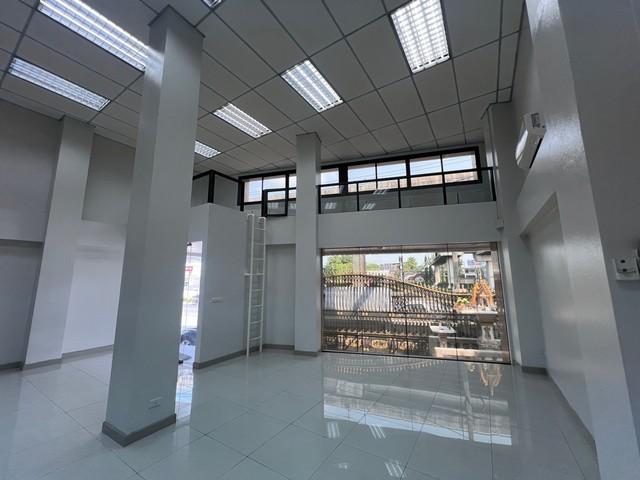 ให้เช่าอาคารสำนักงาน 3 ชั้น 470 ตรม. ถนนบรมราชชนนี เหมาะทำออฟฟิศ หรืออื่นๆ