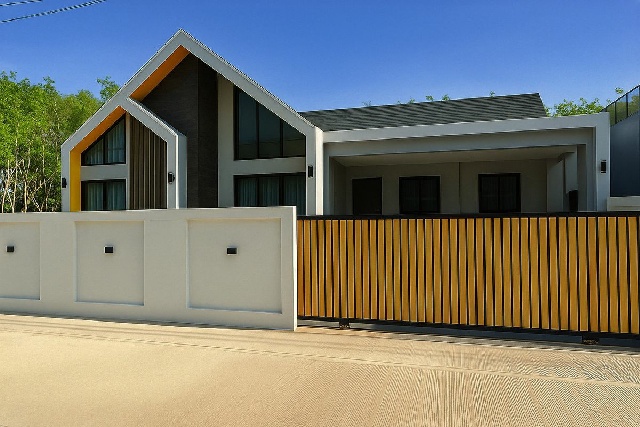 พูลวิลล่าหรู 1 ชั้น  62 ตร.วา.250 ตร.ม.เป็นส่วนตัว บรรยากาศเงียบสงบ  เทคนิคกระบี่ 5.1 กม.3 นอน 3 น้ำ เฟอร์ครบ ทำเลเยี่ยม  เดินทางง่าย 