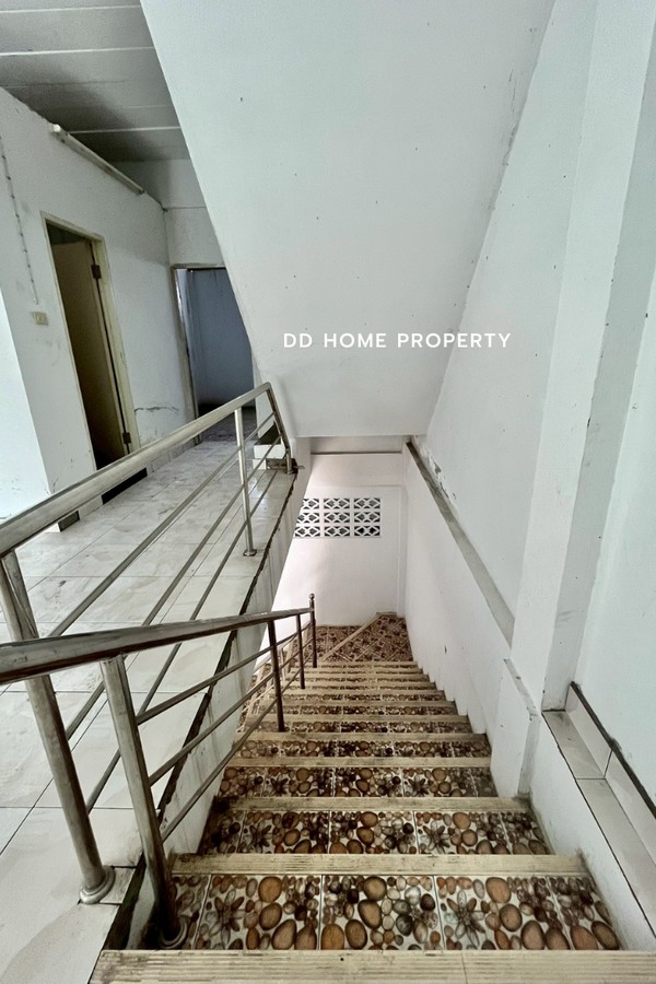 ขายอาคารพาณิชย์ ใกล้เซ็นทรัลเวสต์วิลล์ ถูกที่สุดในย่าน (DD002035)