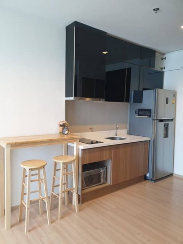 ให้เช่า คอนโด Rhythm Sathorn 21 (ริธึ่ม สาทร 21) ห้องรีโนเวทใหม่ พร้อมเข้าอยู่  ใกล้ BTS สะพานตากสิน (330 เมตร) /BTS สุรศักดิ์ (570 เมตร)