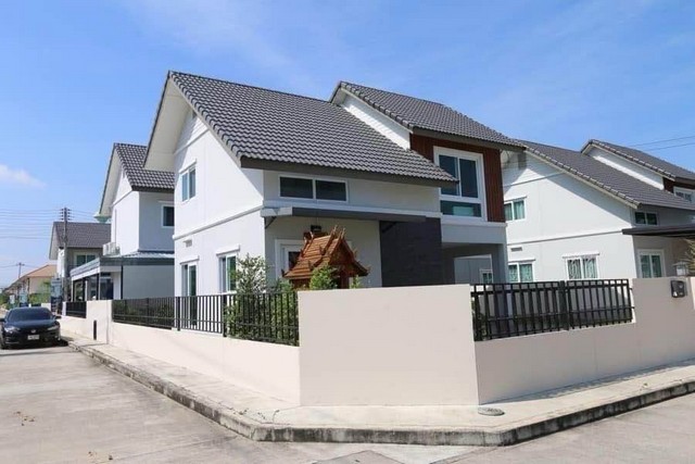 ขายบ้าน2ชั้น 63ตรว. 4นอน2น้ำ 3.7ลบ. พร้อมคนเช่า พร้อมเฟอร์ หมู่บ้านธนกฤษณ์ ต.สันปูเลย อ.ดอยสะเก็ด เชียงใหม่