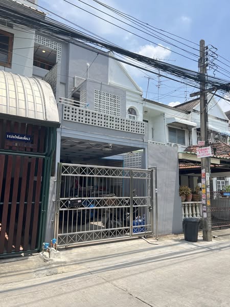 ทาวน์โฮม ซอยประวิทย์และเพื่อน 3 เลขที่ 7 ถนนสุขุมวิท 103 แขวงบางจาก เขตพระโขนง กรุงเทพมหานคร 10260