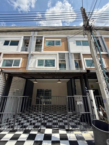 ให้เช่าทาวโฮม  โครงการวิลเลต ซิตี้ พัฒนาการ 38  ใกล้โรงเรียนนานาชาติคริสเตียนกรุงเทพ   ย่าน พัฒนาการ ศรีนครินทร์ กรุงเทพกรีฑา สวนหลวง