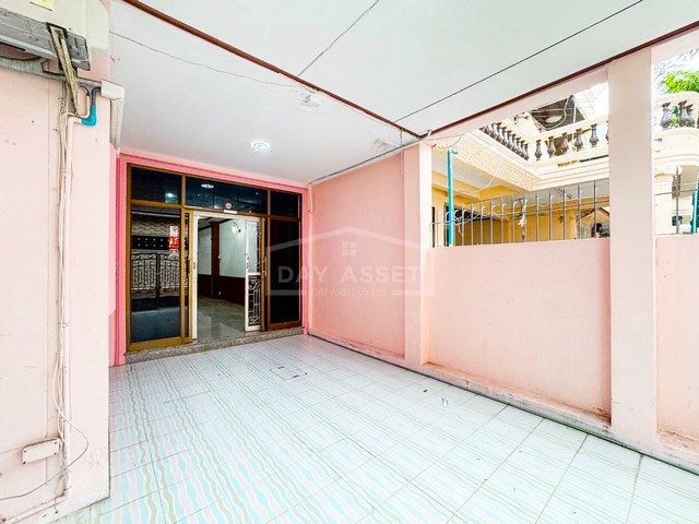 ขายทาวน์โฮม 3 ชั้น หมู่บ้านอิ่มอัมพร 1 ซอยจรัญสนิทวงศ์ 13  เนื้อที่ 28.2 ตร.ว. ขายเพียง 4,190,000 ล้านบาท