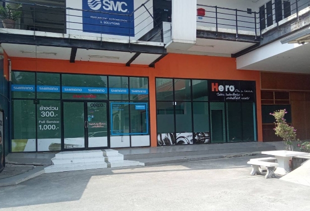 ให้เช่าพื้นที่สำนักงาน โชว์รูม ขนาด 300 ตรม. ซอยลาดกระบัง 38