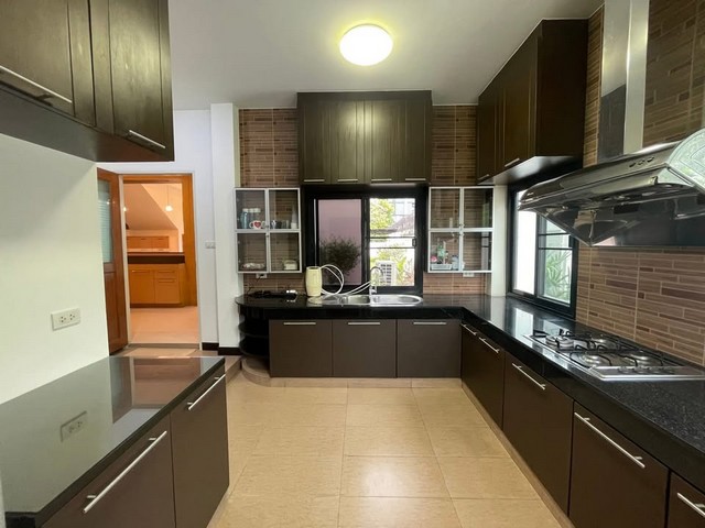 ให้เช่าบ้าน เนื้อที่ 210 ตรว. 4 ห้องนอน 4 ห้องน้ำ ย่านรัชดา ถ.รัชดาภิเษก, ถ.พหลโยธิน, ถ.สุทธิสาร, ถ.ลาดพร้าว และ ถ.พระราม 9 ซอยรัชดาภิเษก