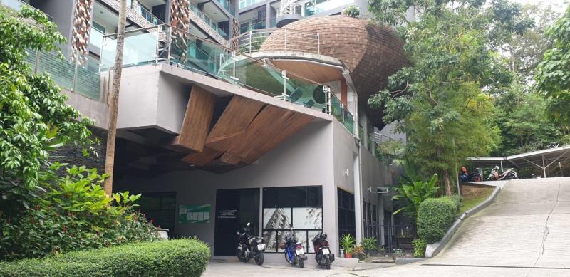 ขายคอนโดมือสอง อำเภอกะทู้ จังหวัดภูเก็ต โครงการ ดิเอ็มเมอร์รัล เทอเรช คอนโด ห้องมุม วิวสระว่ายน้ำ-วิวภูเขา