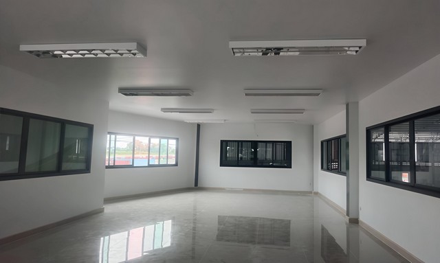 ให้เช่าโรงงาน/คลังสินค้า พื้นที่ใช้สอยโกดังขนาด 4,400 ตรม 8,500 ตรม มี Dock load สินค้า 2ตัว