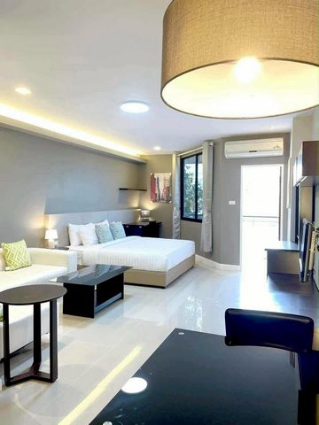 ขาย 2.4 ล้าน 47.38 ตรม. คอนโด The #Trio Condo เชียงใหม่ #บนถนนห้วยแก้ว ห่างจากห้าง #เมญ่า เพียง 550 เมตร (เดินแค่ 7 นาที!)