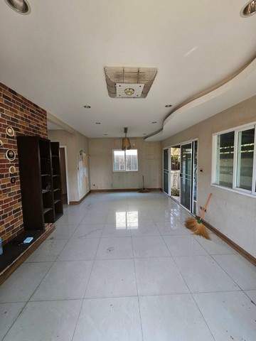 ขาย บ้านเดี่ยว 2 ชั้น สไตล์โมเดิร์น มีระบบรักษาความปลอดภัย มีกล้องวงจรปิด