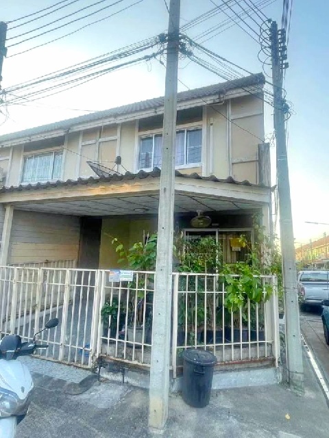 ให้เช่าทาวน์เฮาส์ 2 ชั้น 25 ตร.วา.วัดเทียนดัด บิ๊กซี อ้อมใหญ่ 2.1 กม.200 ตร.ม.รร.ยอแซฟอุปถัมภ์ 1.6 กม.3 นอน 