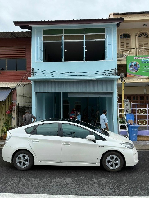 รร.เทศบาลเมืองภูเก็ต 2.2 กม.ให้เช่าอาคารพาณิชย์ 2 ชั้น 28ตร.วา.128 ตร.ม.หลาดจีภูเก็ต 1 กม. รีโนเวทใหม่ 2 นอน 2 น้ำ สภาพดี ภูเก็ต 650 ม. 