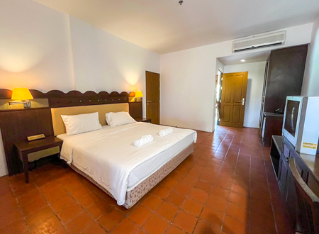 Fully Furnished Sea View Studio 3rd Floor Just 2 Minutes from Lam Set Beach Maret Koh Samui