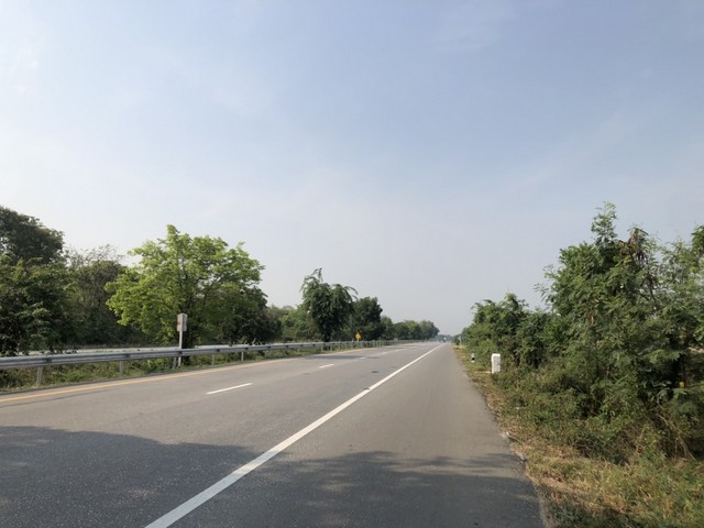 สู่ยุคเก็บทรัพย์แทนเงินเพิ่มมูลค่า เมืองบ้านตากจังหวัดตาก  3-1-40 ไร่ ติดถนนเอเซีย AH1 ติดถนนพหลโยธิน ไร่ 3ลบ. โทร 096-8821857