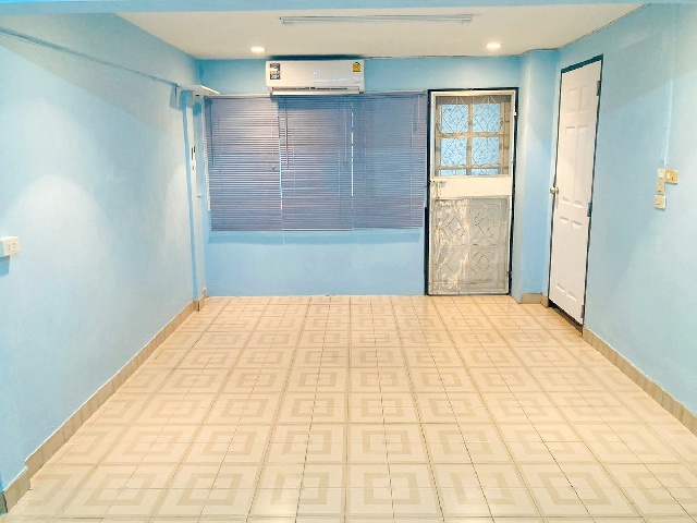 MRT แจ้งวัฒนะปากเกร็ด 900 ม. ให้เช่าทาวน์เฮาส์ 2 ชั้น 31ตร.วา.250 ตร.ม. รร.นานาชาติกรุงเทพ 400 ม.2-3นอน 2 น้ำ เซ็นทรัล แจ้งวัฒนะ 800 ม.