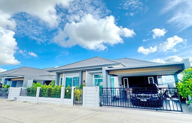 แยก นิคมพัฒนา.3 นอน​ 2 น้ำ​ ร่มรื่น 60 ตร.วา.240 ตร.ม. ระยอง คฤหาสน์  จัดเต็มเฟอร์ใหม่ เครื่องใช้ไฟฟ้า ให้เช่า รพ.นิคมพัฒนา 1.2กม.