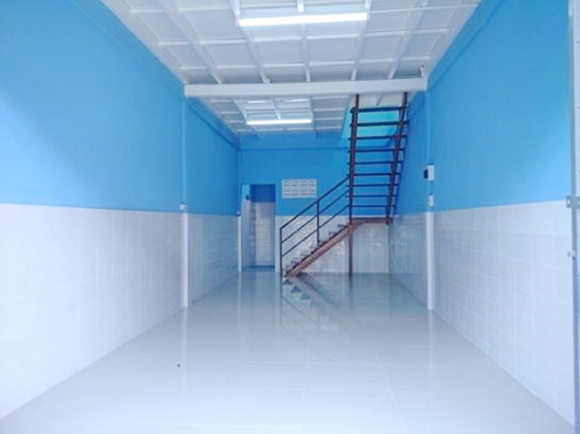 ให้เช่าอาคารพาณิชย์ 2 ชั้น 23 ตร.ม.180 ตร.ม.รีโนเวทใหม่ทั้งหลัง สวยงาม เหมาะสำหรับพักอาศัย 1 น้ำ 2 นอน ซ.ตากสิน 26-32 ม.ราชภัฏธนบุรี 2.3 กม.