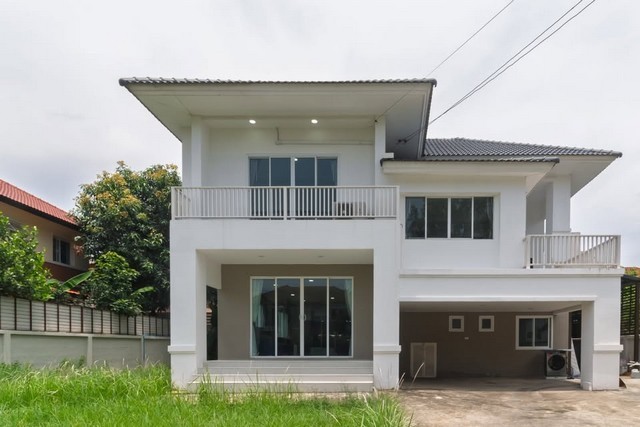 ให้เช่าบ้านเดี่ยว 2 ชั้นครึ่ง ใกล้ ทางด่วนเอกมัย-รามอินทรา ,  แม็คโคร  เทพรักษ์  รีโนเวทใหม่ บ้านลลิล อินเดอะพาร์ค วัชรพล-พหลโยธิน 