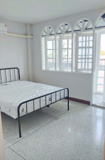 ห้องชุด อพาร์ทเม้นท์ 31 ตร.วา.รร.นานาชาติระยอง 4.8 กม. เซ็นทรัลพลาซ่า ระยอง 3.2 กม. 121ตร.ม.หรูแต่งใหม่ 2 นอน 2 น้ำติดถนนใหญ่