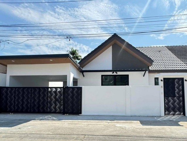 หมู่บ้านร็อคการ์เด้น3-4ภูเก็ต บ้านแฝดสไตล์บ้านเดี่ยวรีโนเวทใหม่ 39วา 3ห้องนอน 3ห้องน้ำ ใกล้แยกควนดินแดง