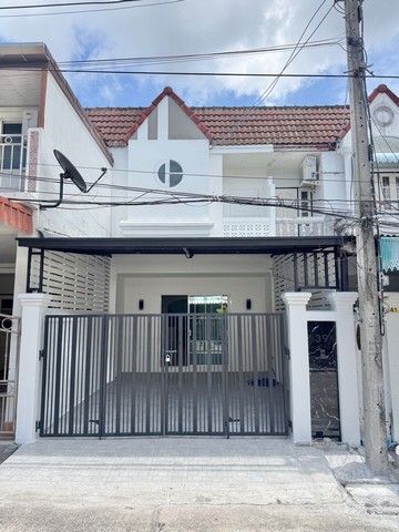 หมู่บ้านภูเก็ตวิลล่า1 ทาวน์โฮมรีโนเวทใหม่ 18วา 2ห้องนอน 1ห้องน้ำ ใกล้โลตัส ภูเก็ต