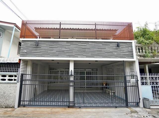 ให้เช่าทาวน์โฮม 3 ชั้น หมู่บ้านอยู่เจริญ รัชดาภิเษก ซอย 3 ใกล้ MRT พระราม 9 รีโนเวทมาใหม่