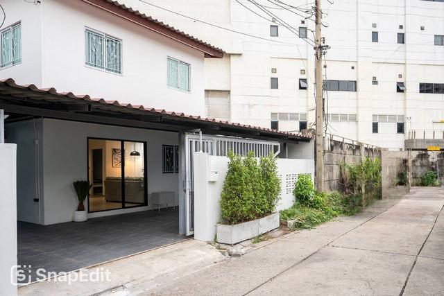 ให้เช่าบ้านเดี่ยว 2 ชั้น 30 ตรว. ย่านรัชดาภิเษก ห้วยขวาง บ้านตกแต่งสวย พร้อมเข้าอยู่