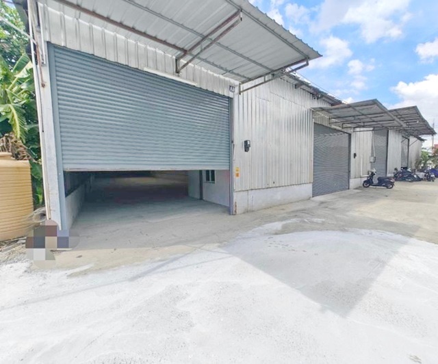 วัดบางปิ้ง 1.5 กม. รร.เทศบาลนาดี 1.2 กม. ให้เช่าโรงงาน โกดัง ตลาดสดมหาชัย 2.9 กม. 99ตร.วา. 306 ตร.ม  อย.และ รง.4 .1 นอน รพ.วิชัยเวช 3.8 กม.